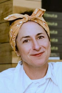 Nancy Truman interpreta Additional Voices (voice)