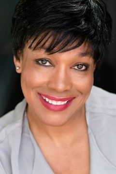 Avis-Marie Barnes interpreta Officer Natasha Weston