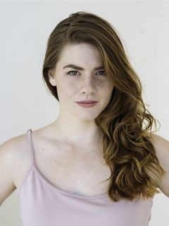 Fallon Brooking interpreta Kimberly Kresby