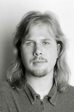Jeff Healey interpreta Cody