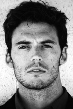 Sam Claflin interpreta Richard Sharp