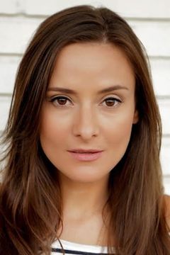 Tamzin Brown interpreta Tommy's Date at Premier (uncredited)