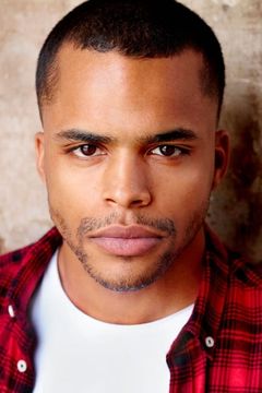 Chris Warren interpreta Zeke Baylor