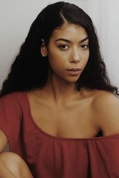 Sierra Wooldridge interpreta Ana the Brazillian