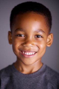 Jordan A. Nash interpreta Omar