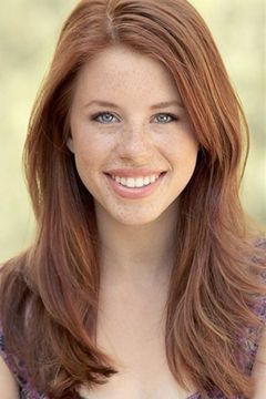Allie Trimm interpreta Chloe