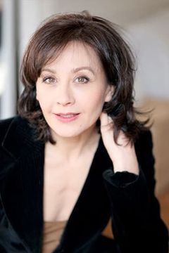 Stéphanie Fatout interpreta Françoise Aubier