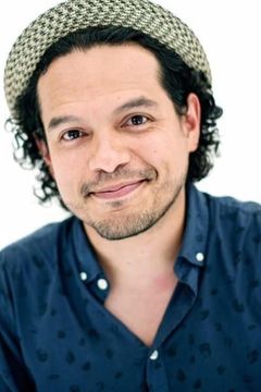 Luis Oliva interpreta Hip Agent
