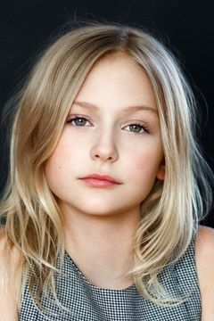 Alyvia Alyn Lind interpreta Megan