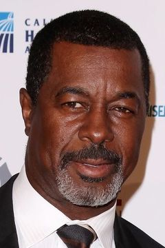 Dwight Hicks interpreta FBI Agent #1