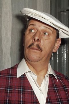 Joop Doderer interpreta Soldier (uncredited)