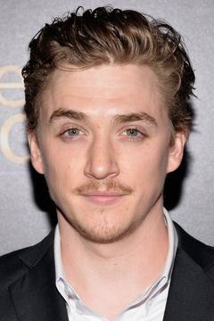 Kyle Gallner interpreta Matt Campbell