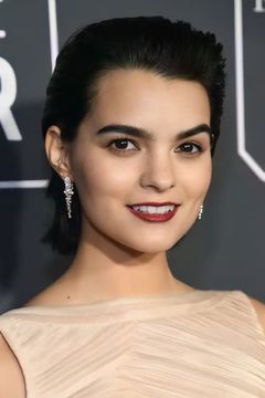 Brianna Hildebrand interpreta Brynn
