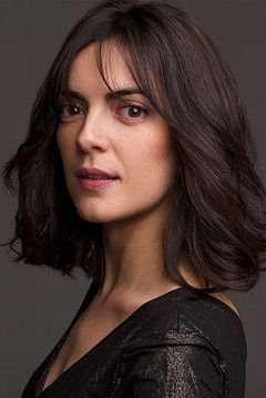 Beatriz Arjona interpreta Alma