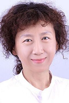 Cha Mi-Kyung interpreta Hae-mi's mother