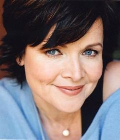 Rosalind Allen interpreta Pretty Girl