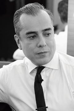 Jorge Enrique Abello interpreta Carlos / Pedro Camargo