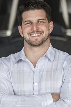Kevin LaRosa Jr. interpreta Helicopter Pilot