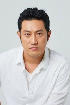 Mun Seong-bok interpreta Secret Temple Dosa