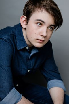 Ethan Michael Mora interpreta Young John Callahan