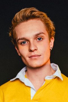 Tom Glynn-Carney interpreta Gaius Octavius (Young)