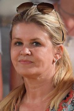 Corinna Schumacher interpreta Self