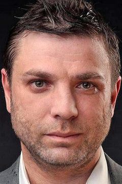 Dmitry Faynshteyn interpreta volunteer