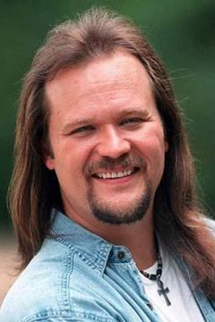 Travis Tritt interpreta Himself