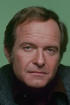 Ed Gilbert interpreta Additional Voices (voice)