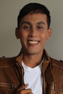 Saad Afero interpreta Fronter Baseball Bat Man