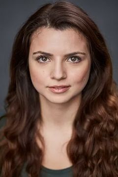 Katerina Konstas interpreta Alex