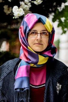 Hatice Cengiz interpreta Self - Interviewee
