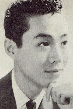 Louis Lu Yu interpreta Cameraman