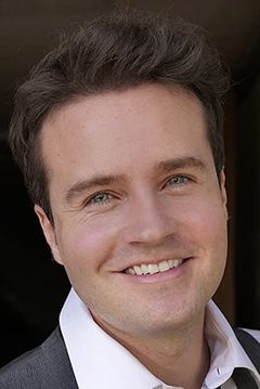 Brandon Ludwig interpreta Fed Ex Guy