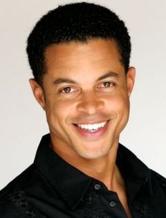 Rueben Grundy interpreta Buyer