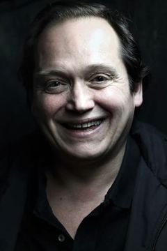 Christophe Favre interpreta Demeester, chef d'orchestre