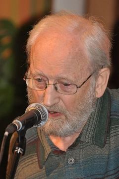 Aarre Karén interpreta Isoisä (voice)