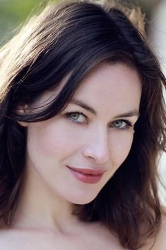 Maimie McCoy interpreta Milady de Winter