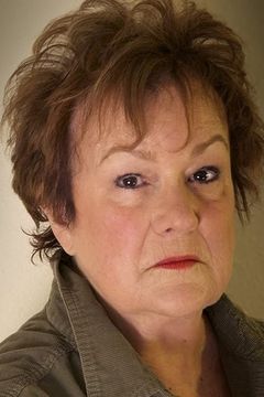 Pamela Dunlap interpreta Elaine Stansbury