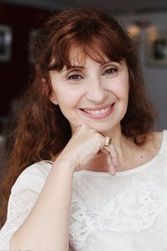 Ariane Ascaride interpreta Louisa