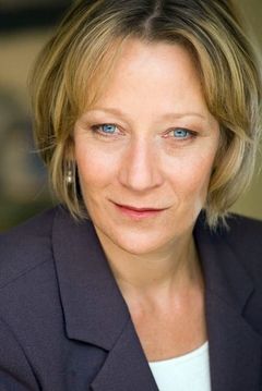 Lily Knight interpreta Mrs. Crawley
