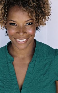 LeShay N. Tomlinson interpreta Marshall Field's Shopper