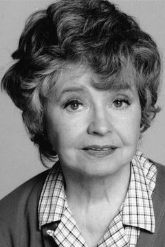 Prunella Scales interpreta Maude Waggins