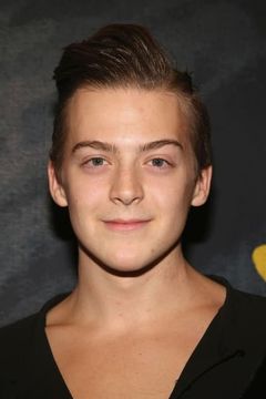 Kolton Krouse interpreta Chorus