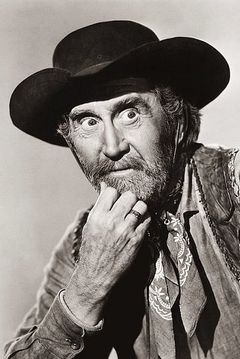 Eddy Waller interpreta Yukon Sam (uncredited)