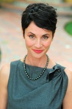 Beth Malone interpreta Attorney