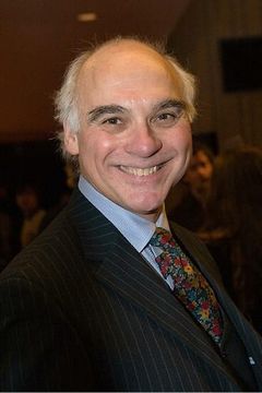 Jean-René Ouellet interpreta André