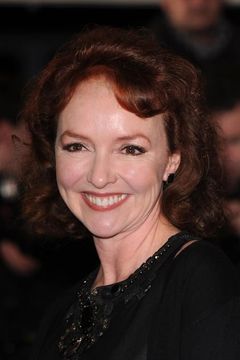Melanie Walters interpreta Yvonne Mallowan