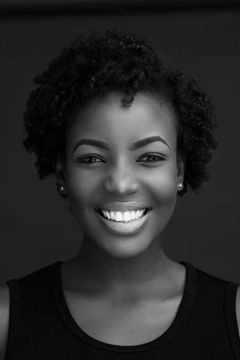 Mumbi Maina interpreta Ellster