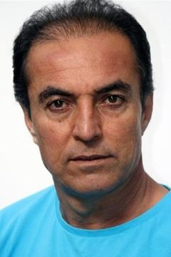 Kae Bahar interpreta Azad
